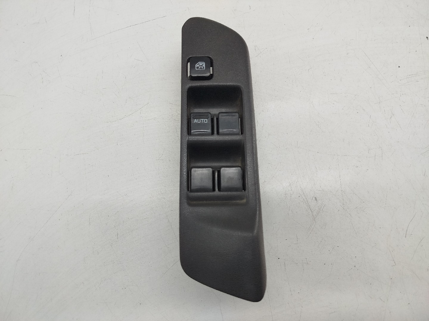 Comutador de vidro frente esquerdo NISSAN PRIMERA (P11) | 96 - 01