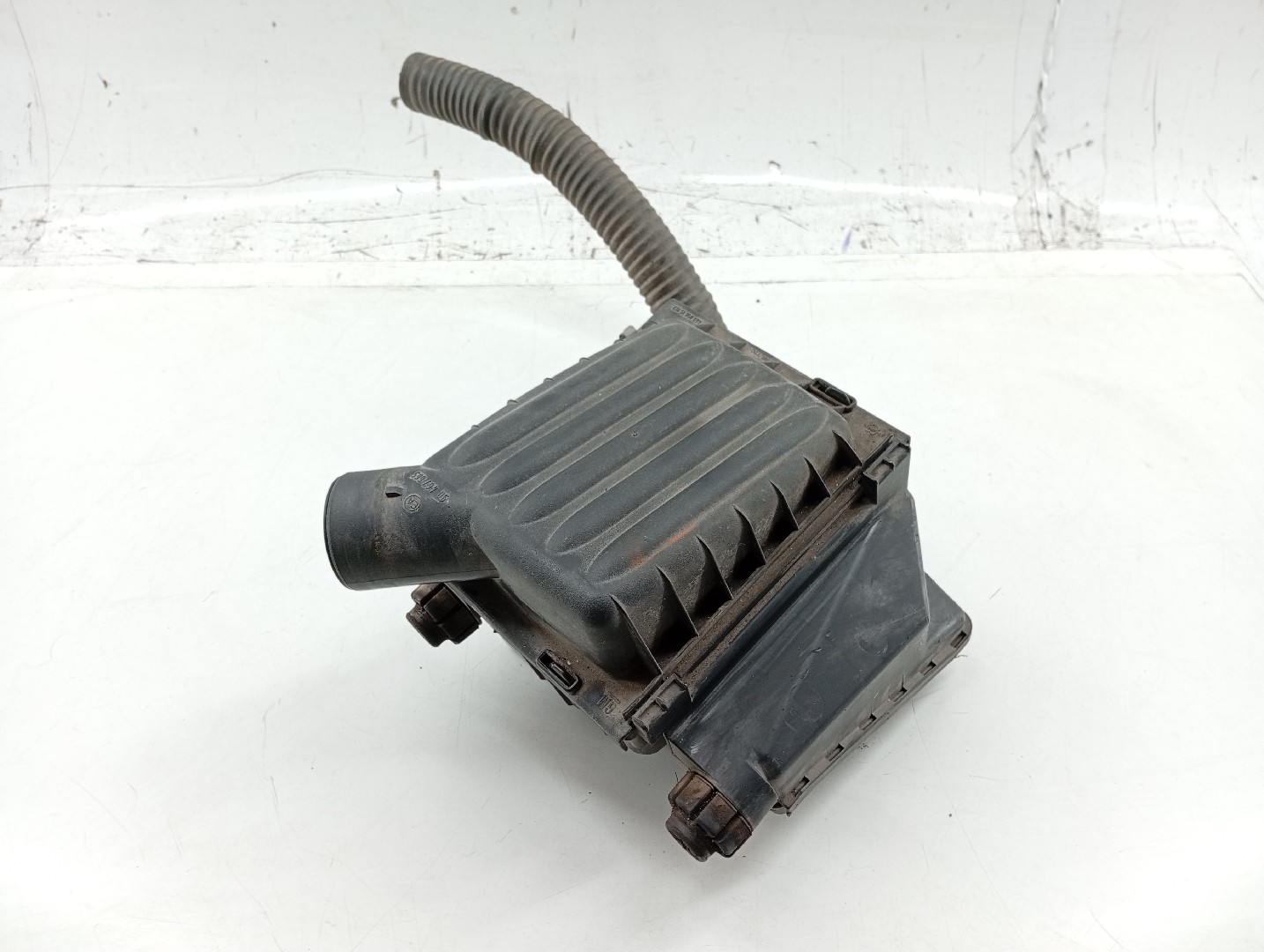 Caixa de filtro de ar com tubo de ar OPEL CORSA B (S93) | 93 - 02