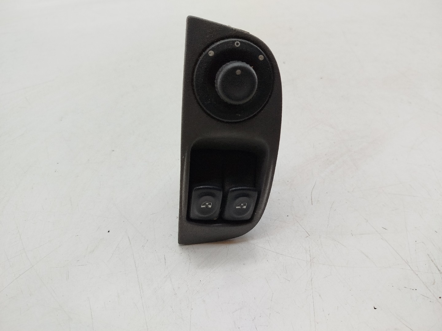 Comutador de vidro frente esquerdo RENAULT MEGANE I (BA0/1_) | 95 - 04