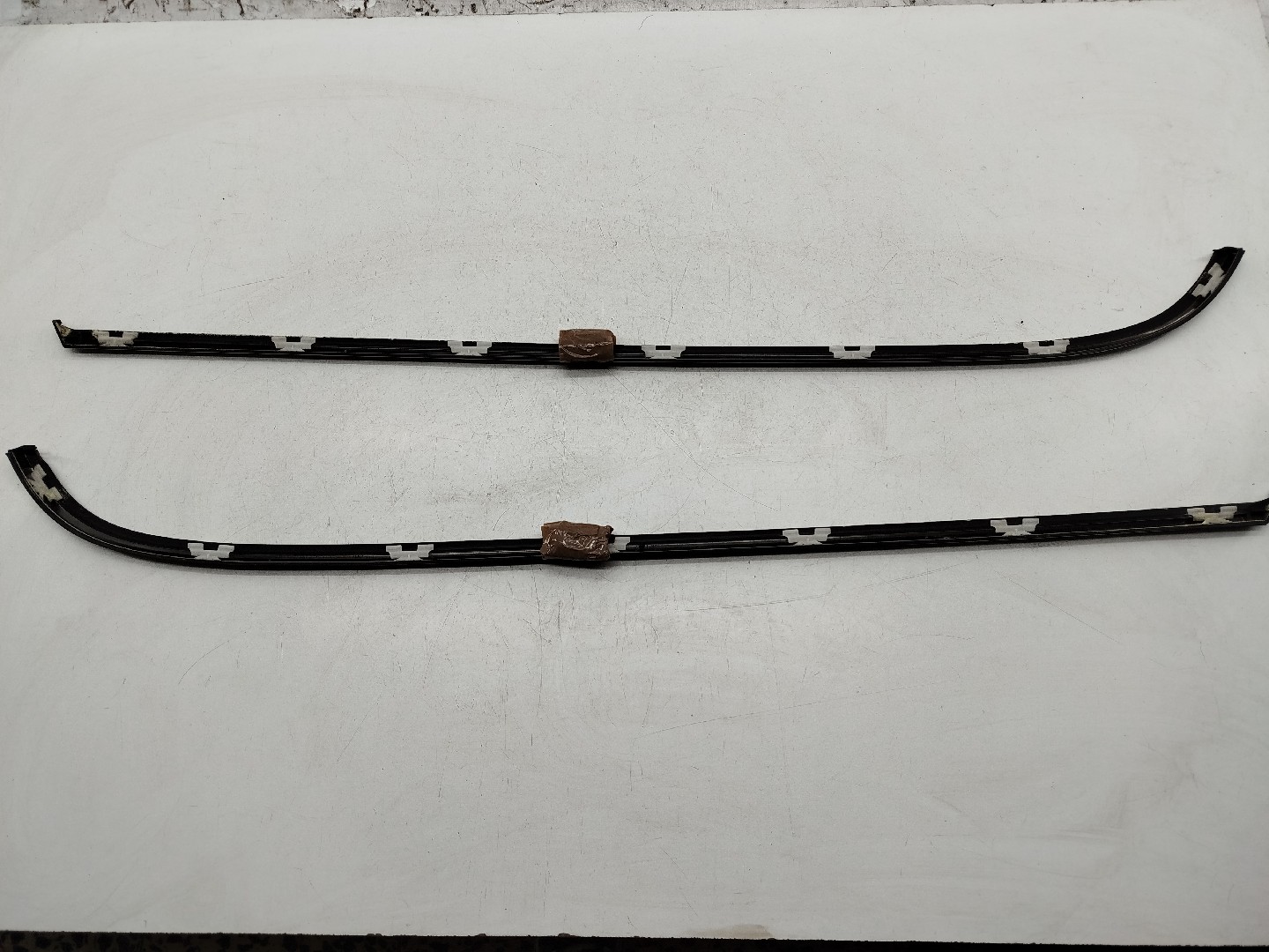 Frisos do painel Esquerdo e Direito MINI MINI (R50, R53) | 01 - 06 Imagem-1