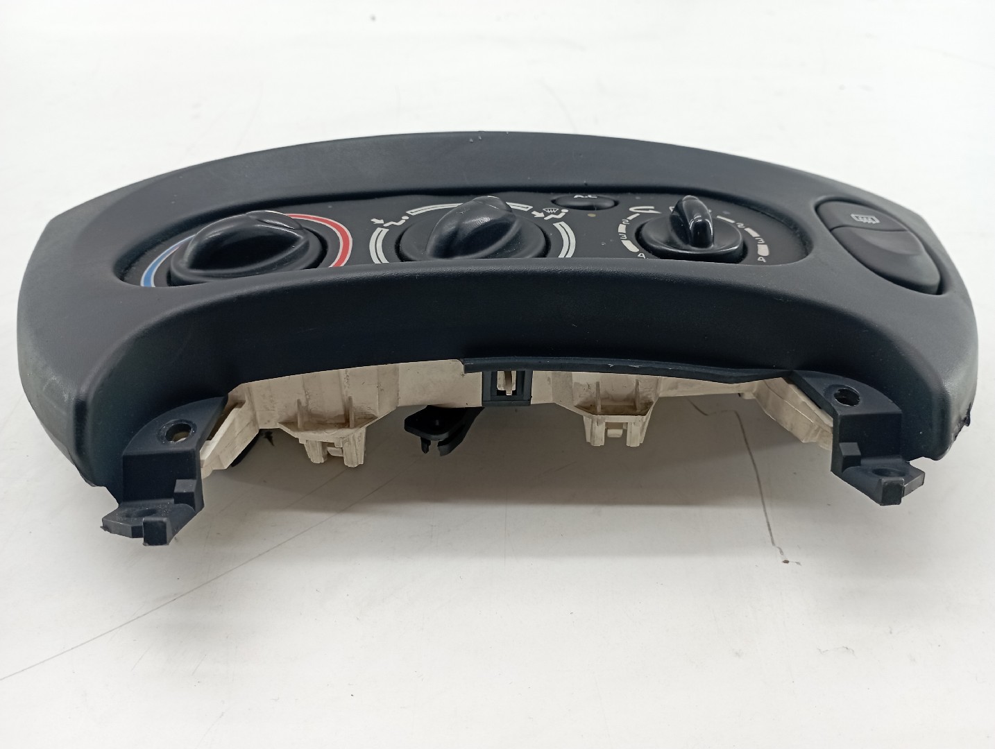 Módulo climatronic RENAULT MEGANE I (BA0/1_) | 95 - 04 Imagem-1