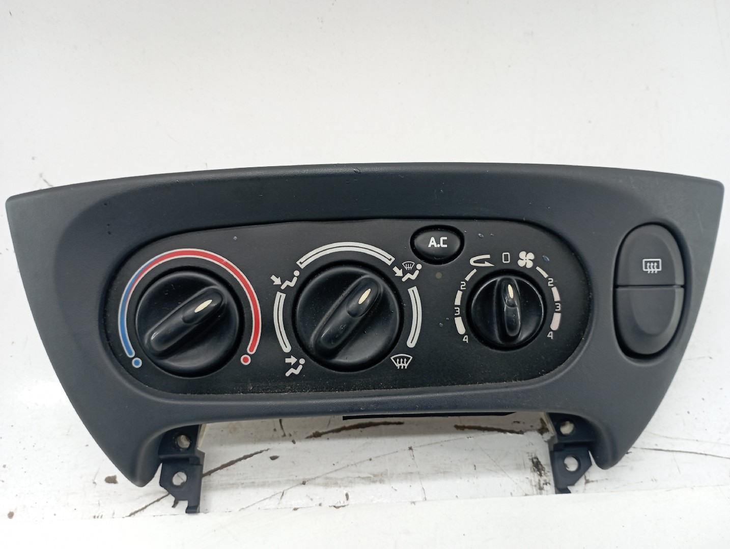 Módulo climatronic RENAULT MEGANE I (BA0/1_) | 95 - 04 Imagem-6