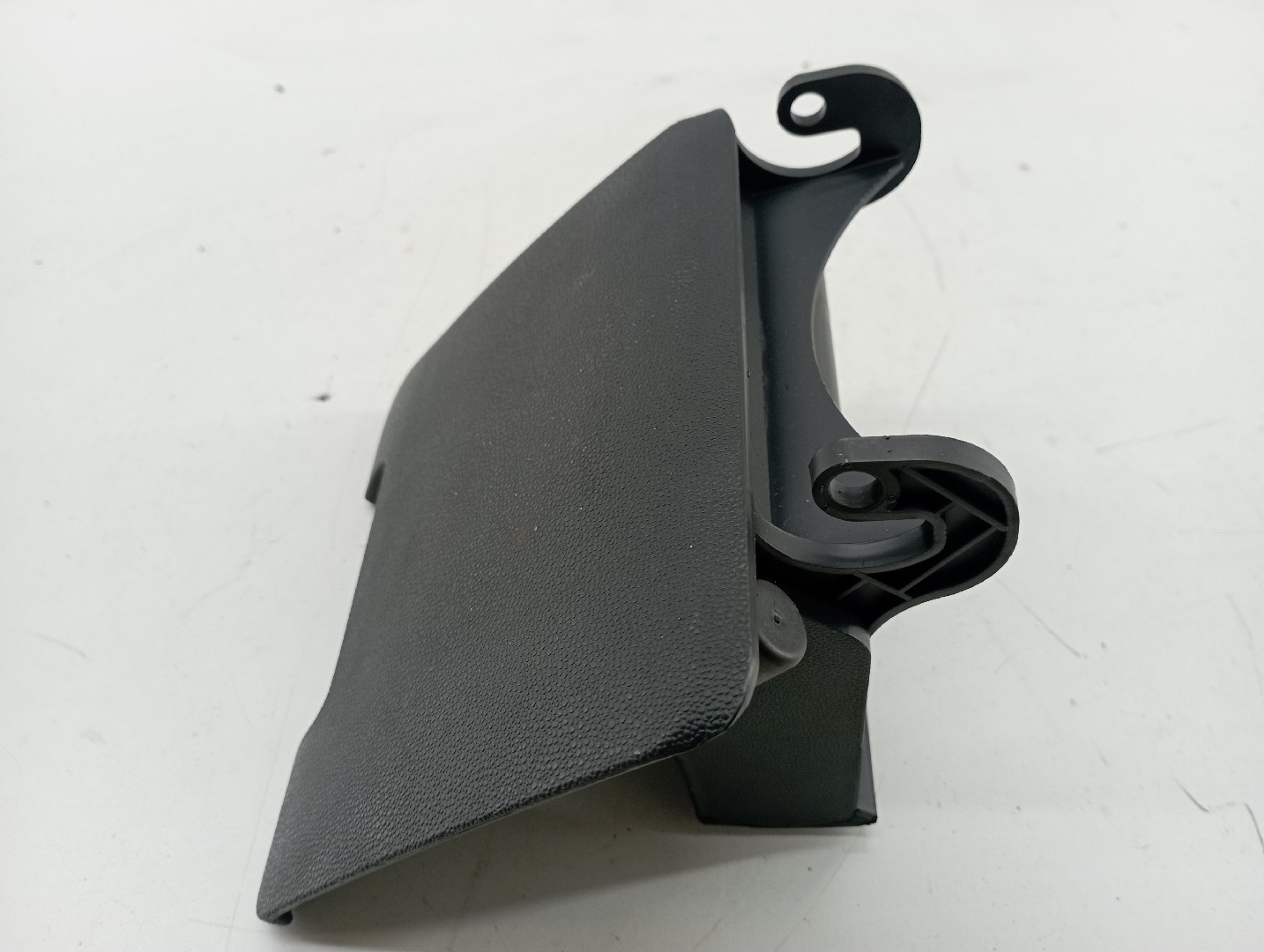 Gaveta da consola central SKODA FABIA I Combi (6Y5) | 00 - 07 Imagem-3