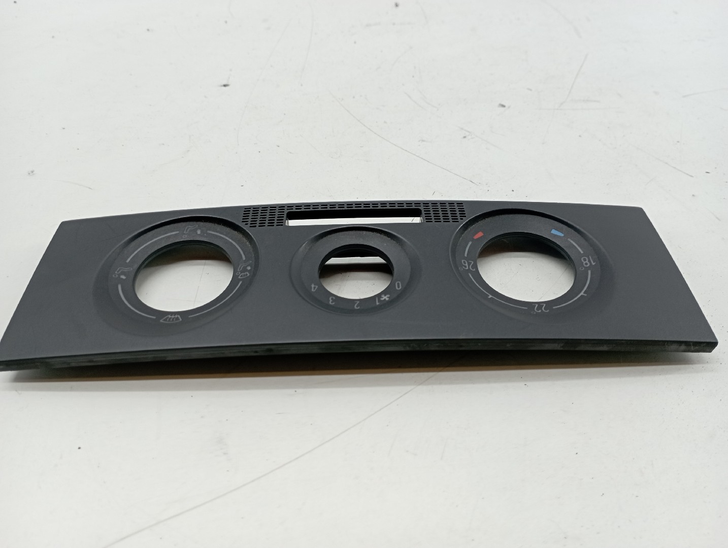 Moldura de controlo de Ar Condicionado SKODA FABIA I Combi (6Y5) | 00 - 07 Imagem-4