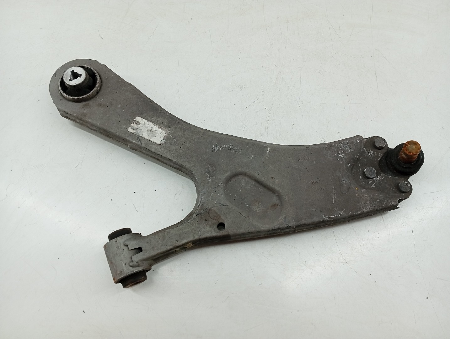 Braço de Suspensão da Roda Esquerda PEUGEOT 2008 II (U_) | 19 - 