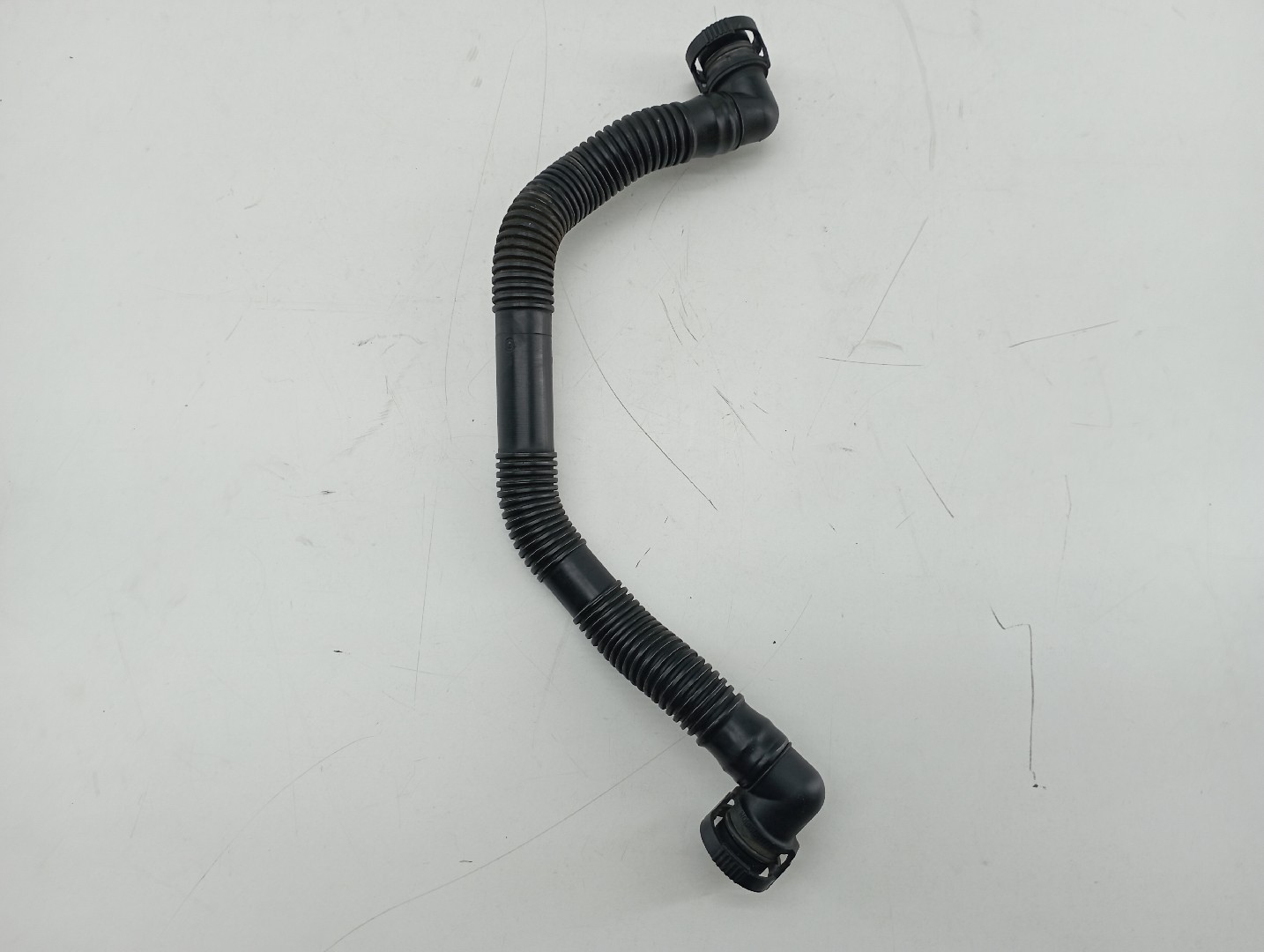 Tubo flexível de respiro AUDI A4 Avant (8E5, B6) | 00 - 05 Imagem-1