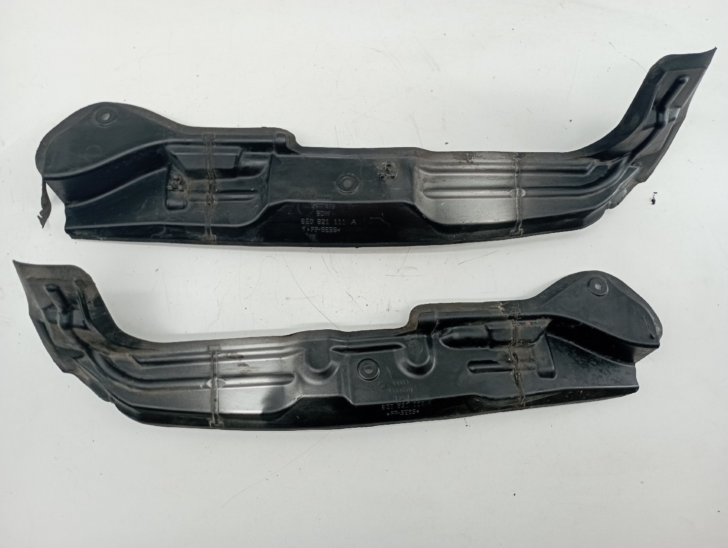 Suporte de montagem guarda lamas AUDI A4 Avant (8E5, B6) | 00 - 05 Imagem-4