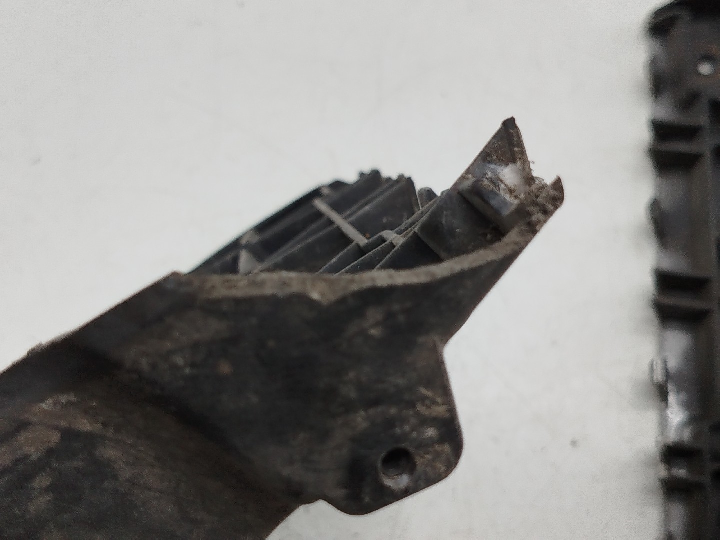 Suporte de montagem de para-choques AUDI A4 Avant (8E5, B6) | 00 - 05 Imagem-2