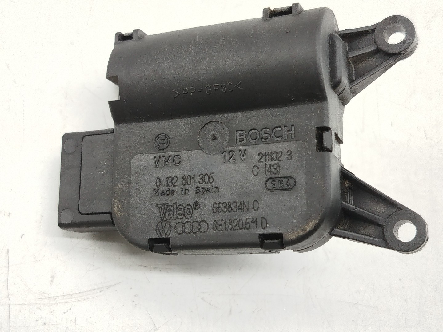Atuador da Climatizaçao / Sofagem  AUDI A4 Avant (8E5, B6) | 00 - 05