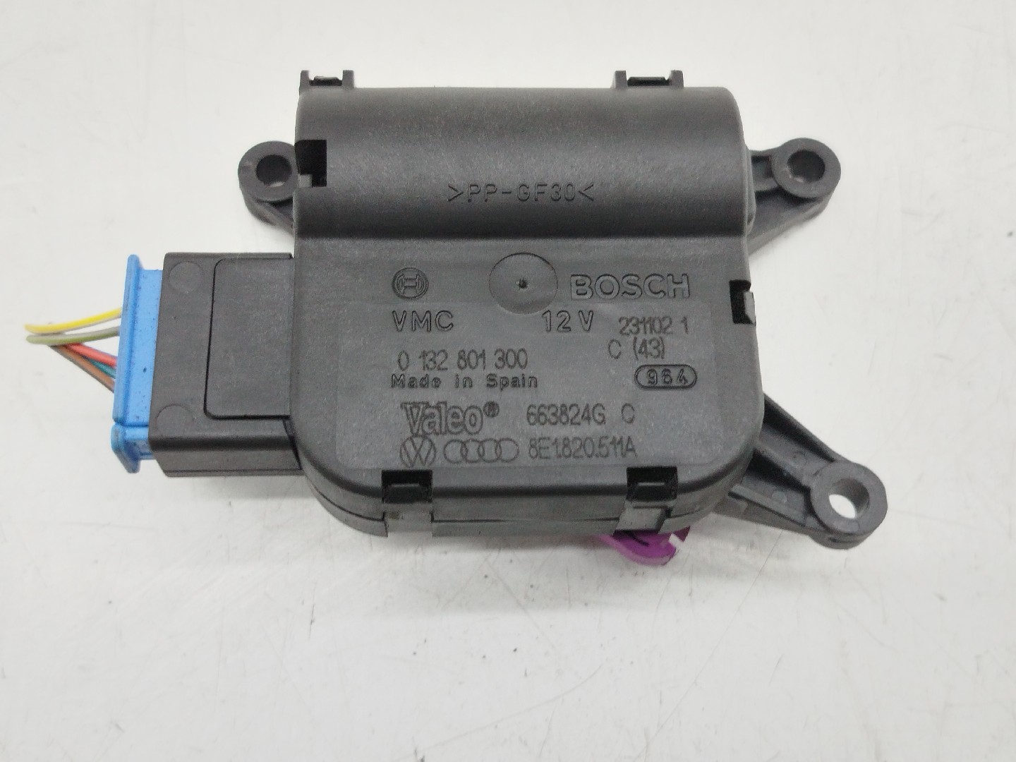 Atuador da Climatizaçao / Sofagem  AUDI A4 Avant (8E5, B6) | 00 - 05