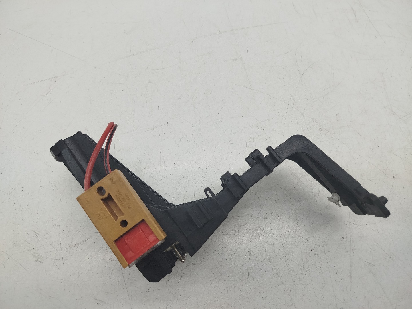 Placa de suporte de fusíveis AUDI A4 Avant (8E5, B6) | 00 - 05 Imagem-1