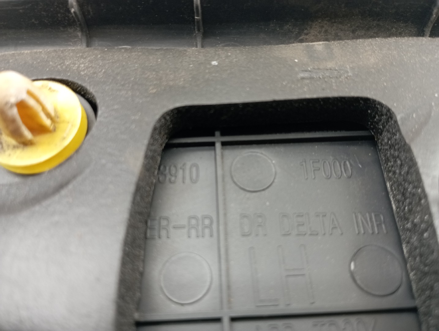 Acabamento de porta KIA SPORTAGE (JE_, KM_) | 04 -  Imagem-2