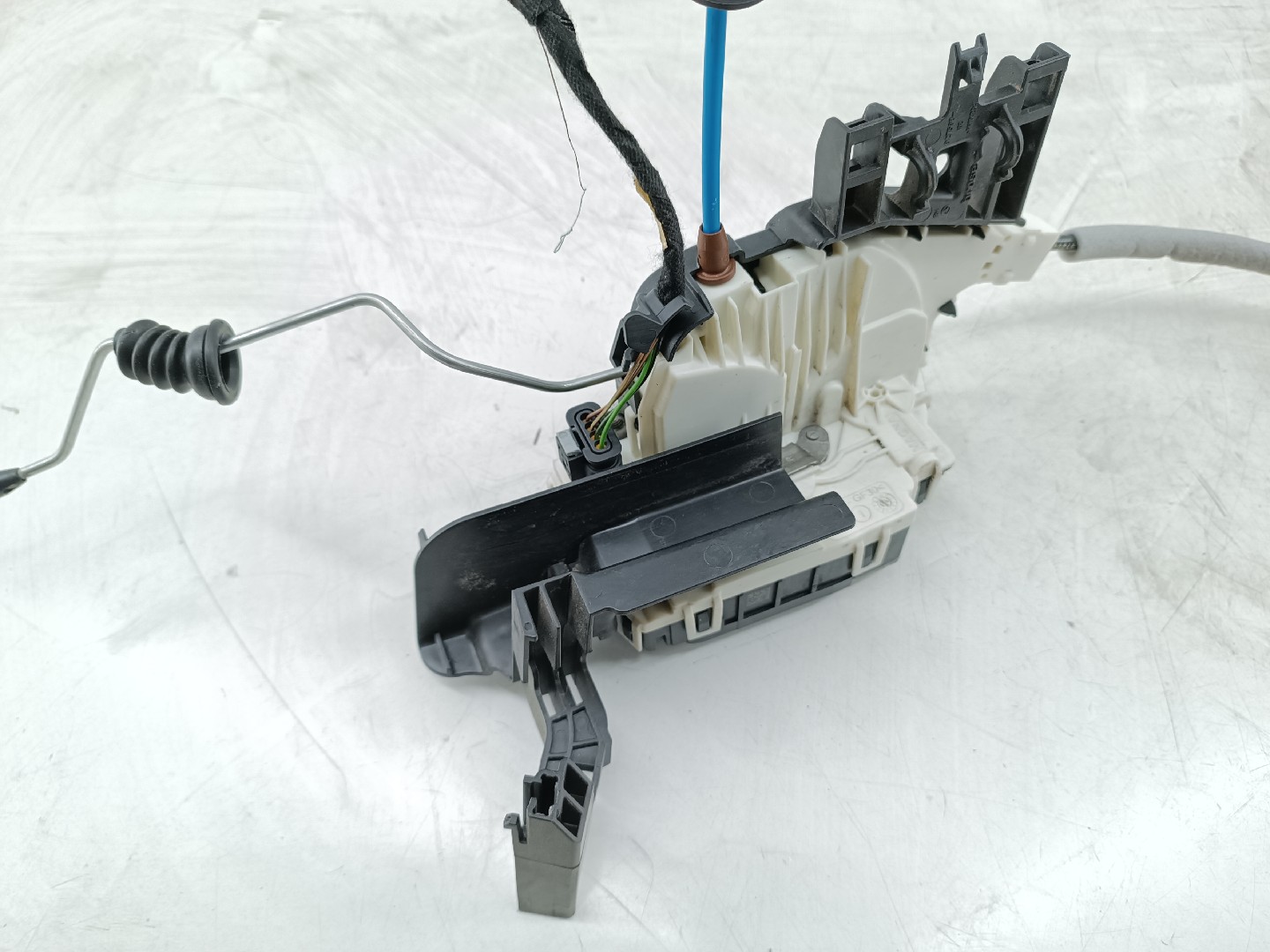 Mecanismo completo do fecho da porta trás MERCEDES-BENZ A-CLASS (W176) | 12 - 18 Imagem-6