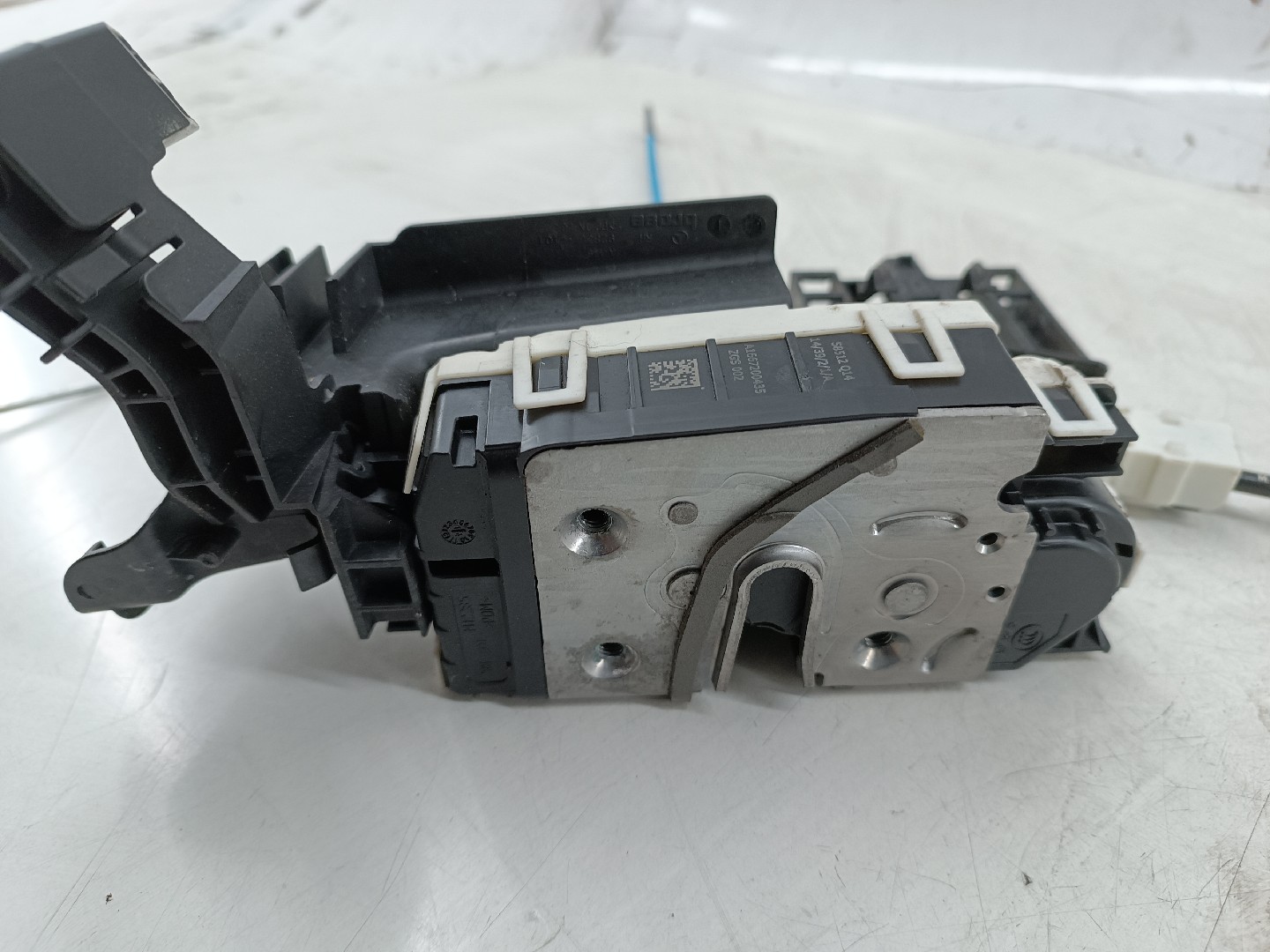 Mecanismo completo do fecho da porta trás MERCEDES-BENZ A-CLASS (W176) | 12 - 18 Imagem-4