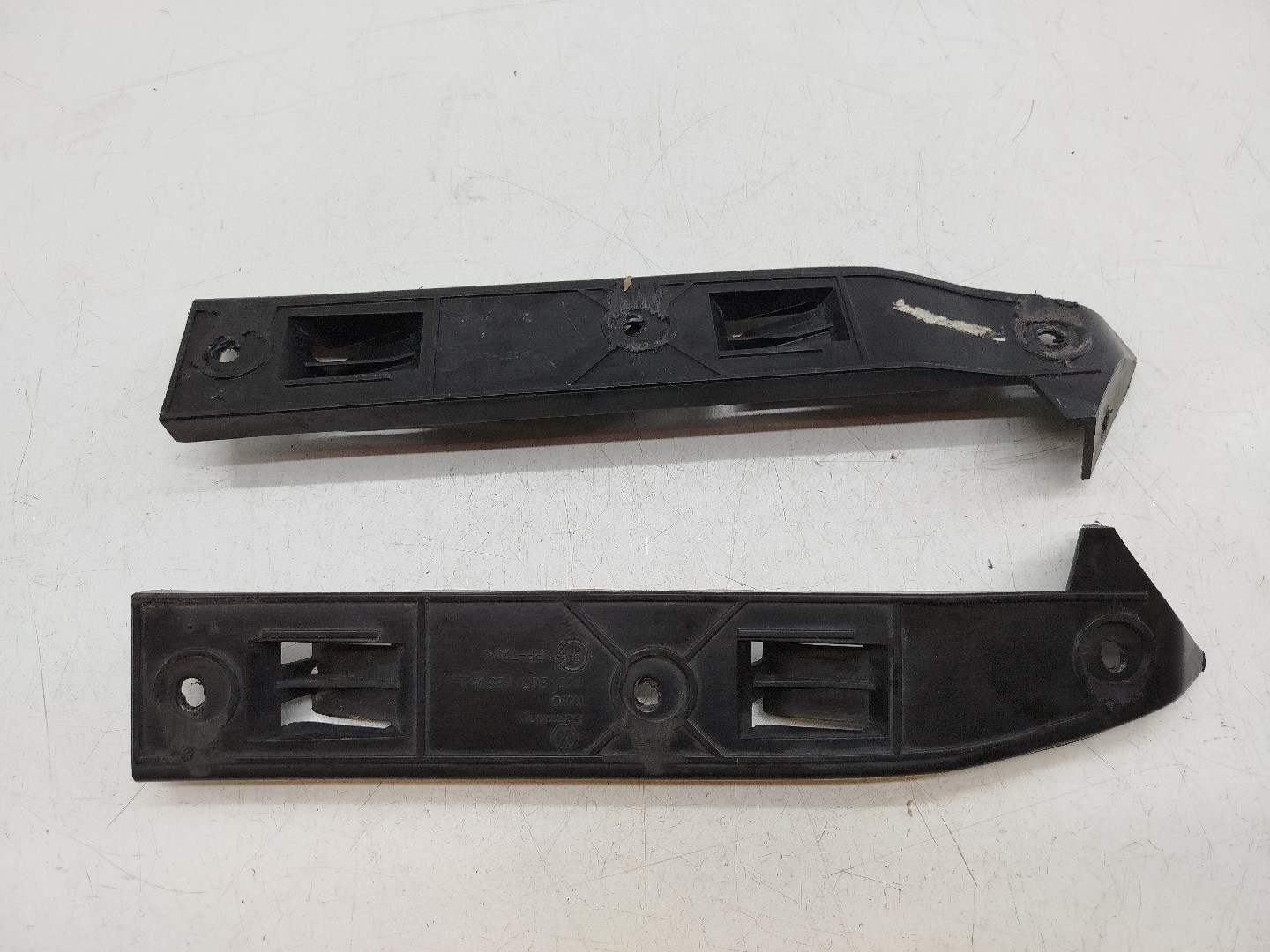 Guia de para-choques VOLKSWAGEN GOLF IV (1J1) | 97 - 07