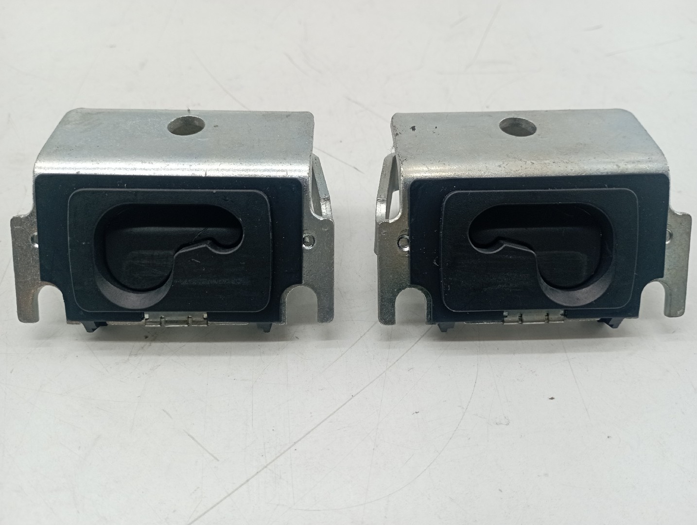 Suporte de cortina da mala AUDI A4 Avant (8E5, B6) | 00 - 05 Imagem-2