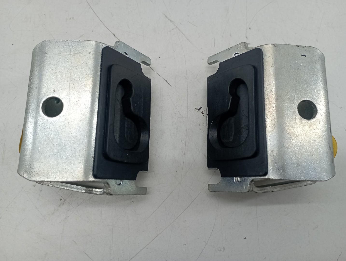 Suporte de cortina da mala AUDI A4 Avant (8E5, B6) | 00 - 05 Imagem-1