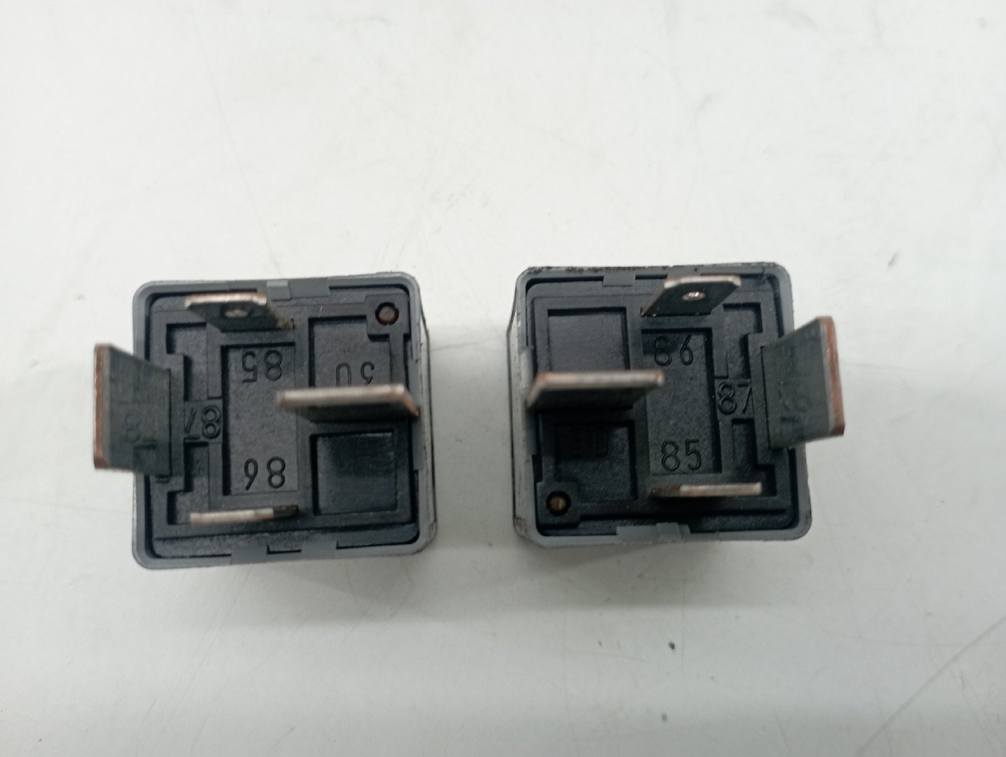 Relés AUDI A4 Avant (8E5, B6) | 00 - 05 Imagem-1