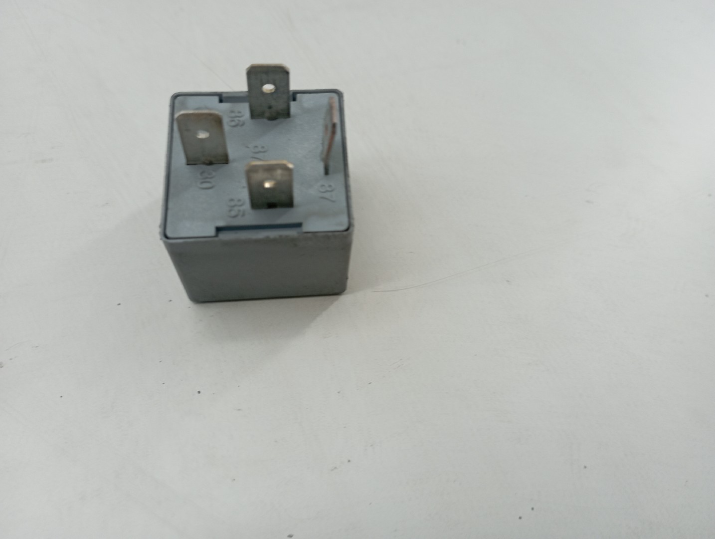 Relés AUDI A4 Avant (8E5, B6) | 00 - 05 Imagem-1