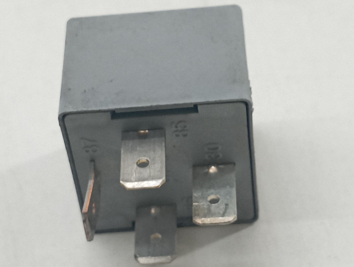 Relés AUDI A4 Avant (8E5, B6) | 00 - 05 Imagem-6