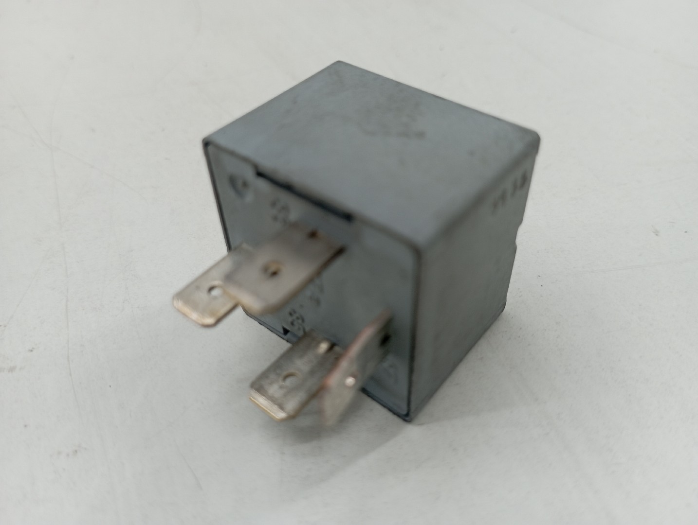 Relés AUDI A4 Avant (8E5, B6) | 00 - 05 Imagem-3