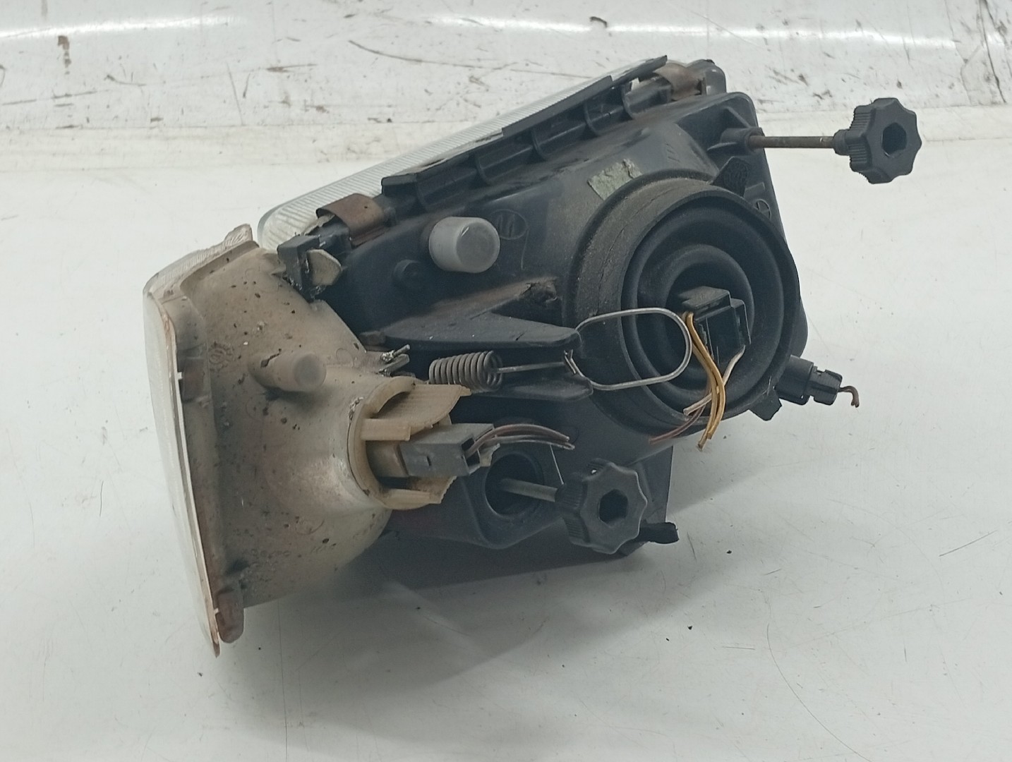 Ótica Esquerda OPEL CORSA A Hatchback (S83) | 82 - 93 Imagem-4