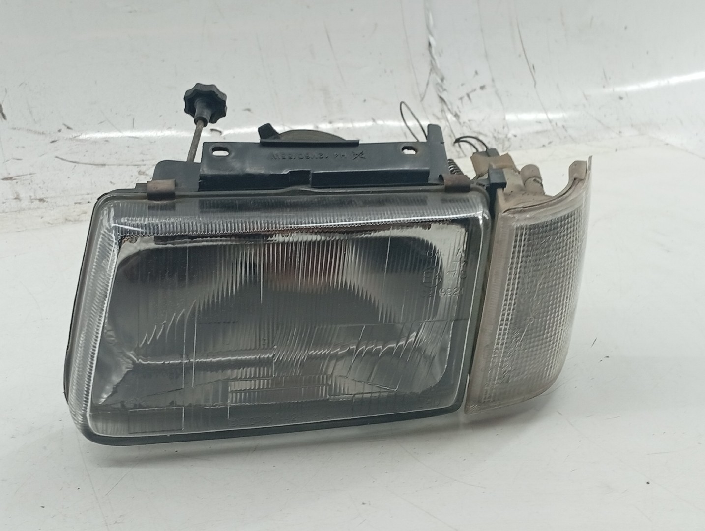 Ótica Esquerda OPEL CORSA A Hatchback (S83) | 82 - 93 Imagem-6