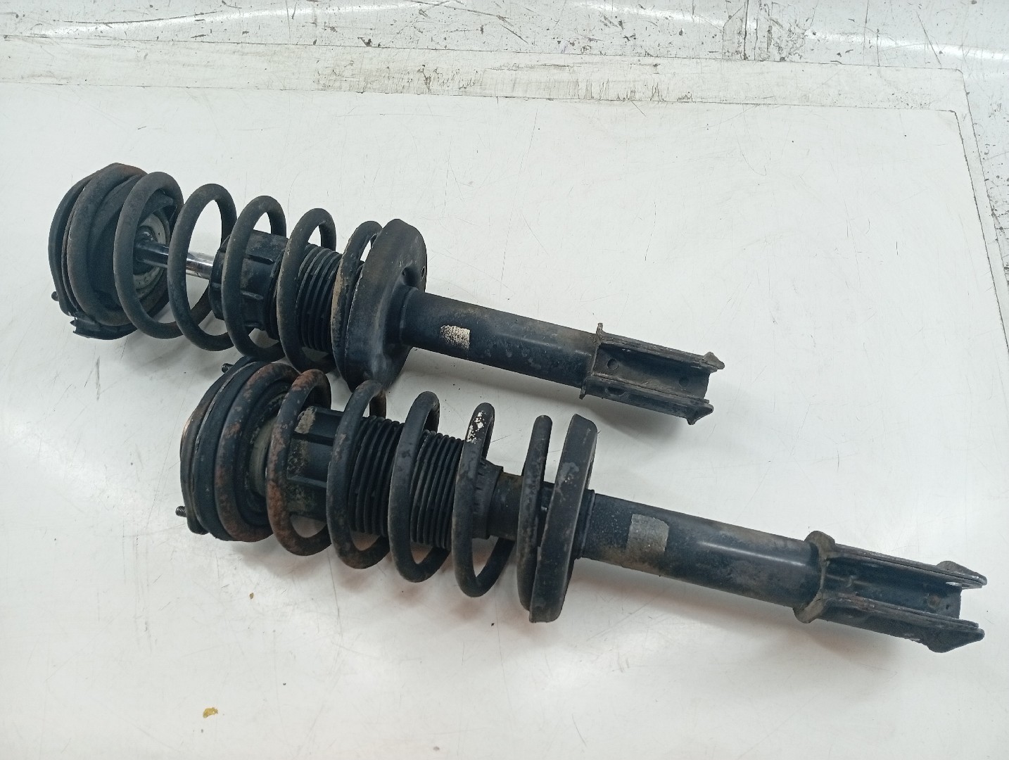 Amortecedores da frente OPEL CORSA A Hatchback (S83) | 82 - 93 Imagem-1