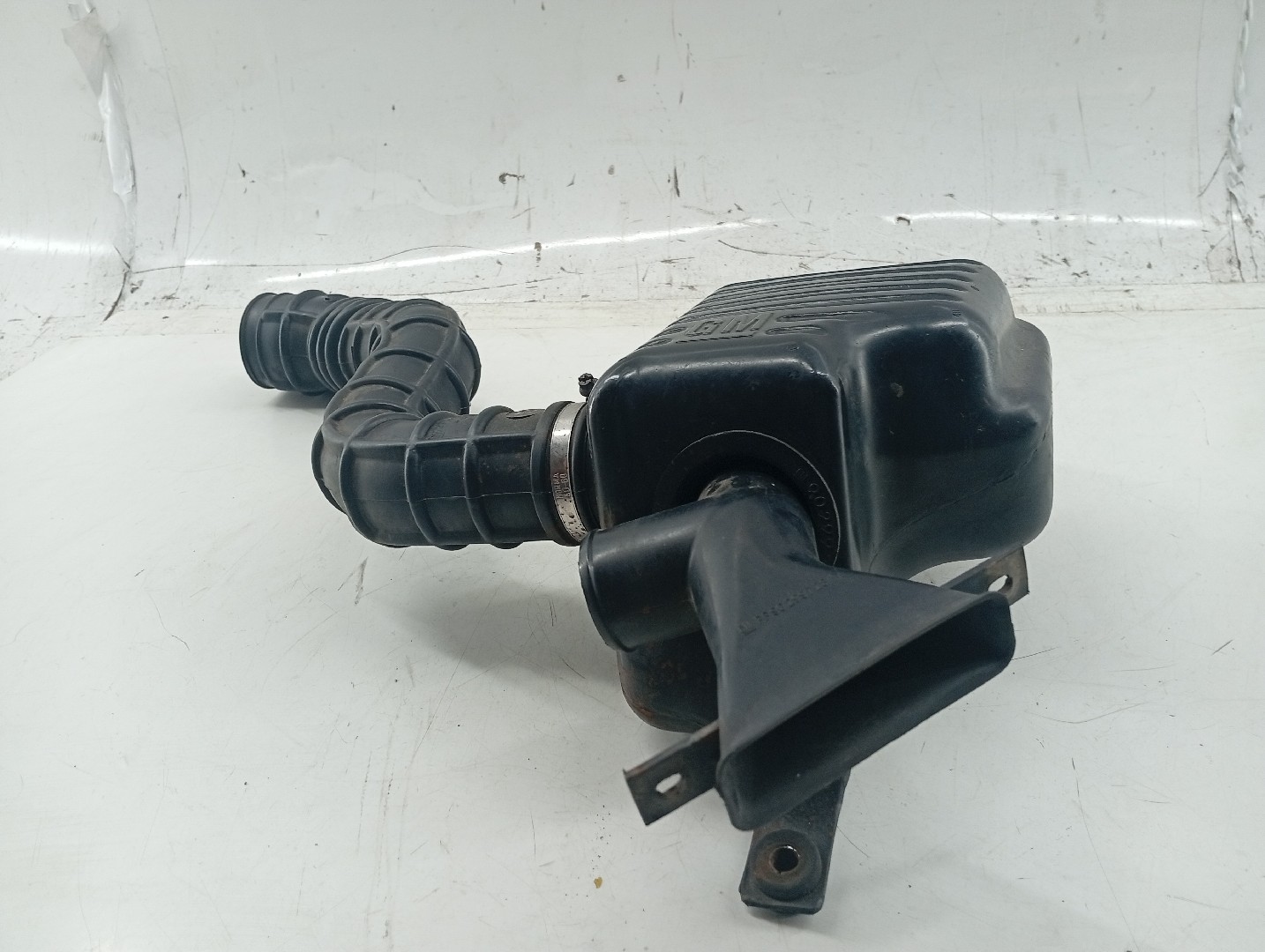 Caixa de filtro de ar com tubo de ar OPEL CORSA A Hatchback (S83) | 82 - 93 Imagem-3