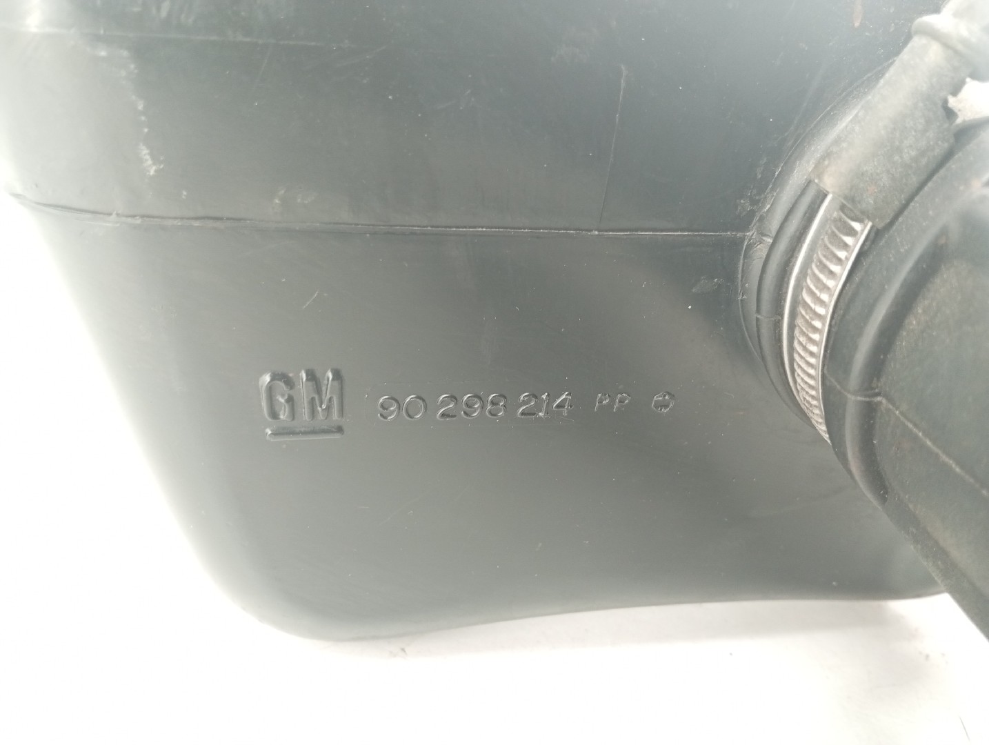 Caixa de filtro de ar com tubo de ar OPEL CORSA A Hatchback (S83) | 82 - 93 Imagem-1