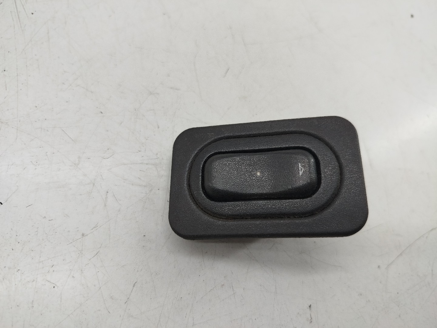 Comutador de vidro frente direito OPEL CORSA C (X01) | 00 - 09