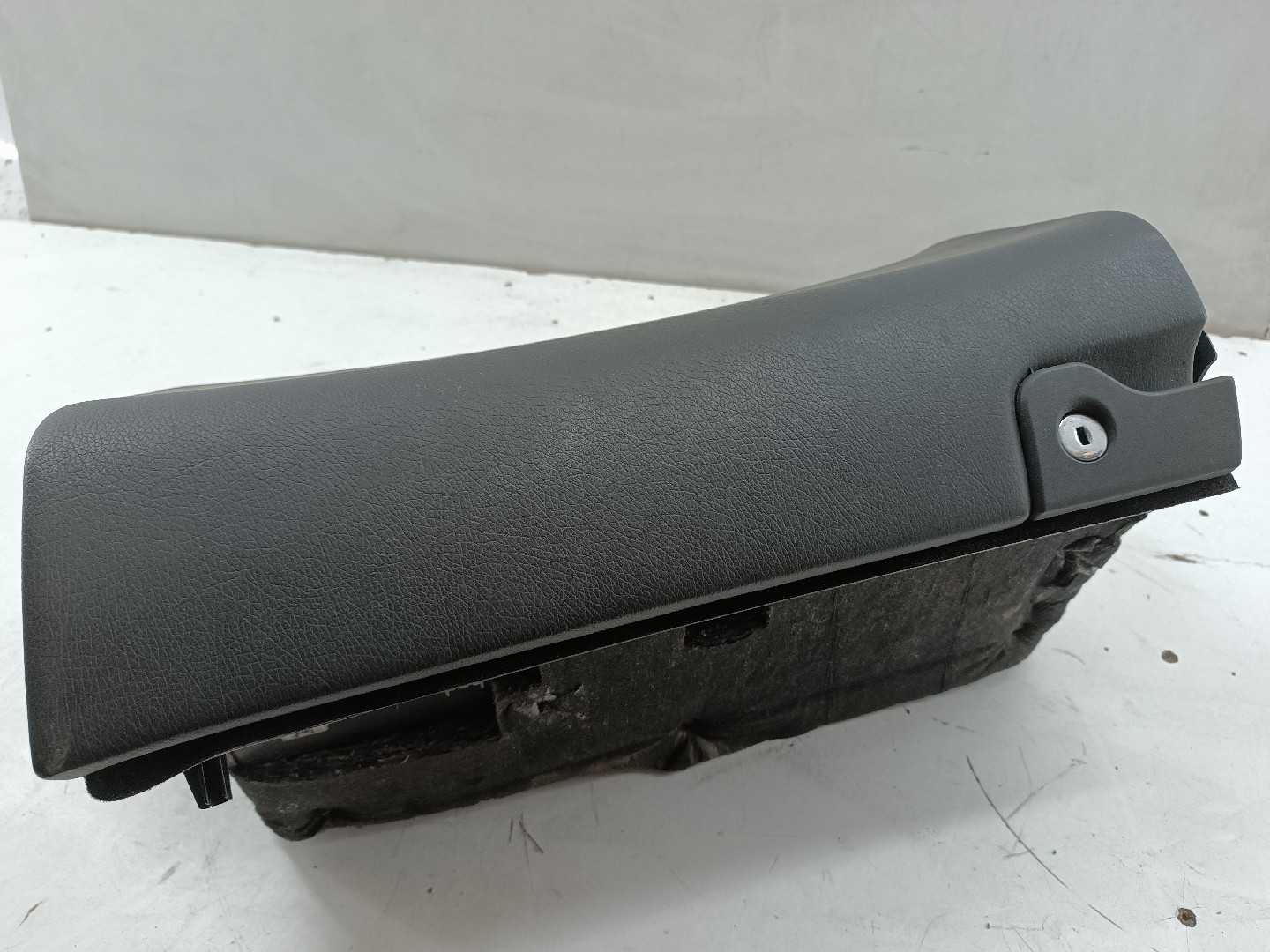 Porta luvas MERCEDES-BENZ C-CLASS (W203) | 00 - 07 Imagem-8