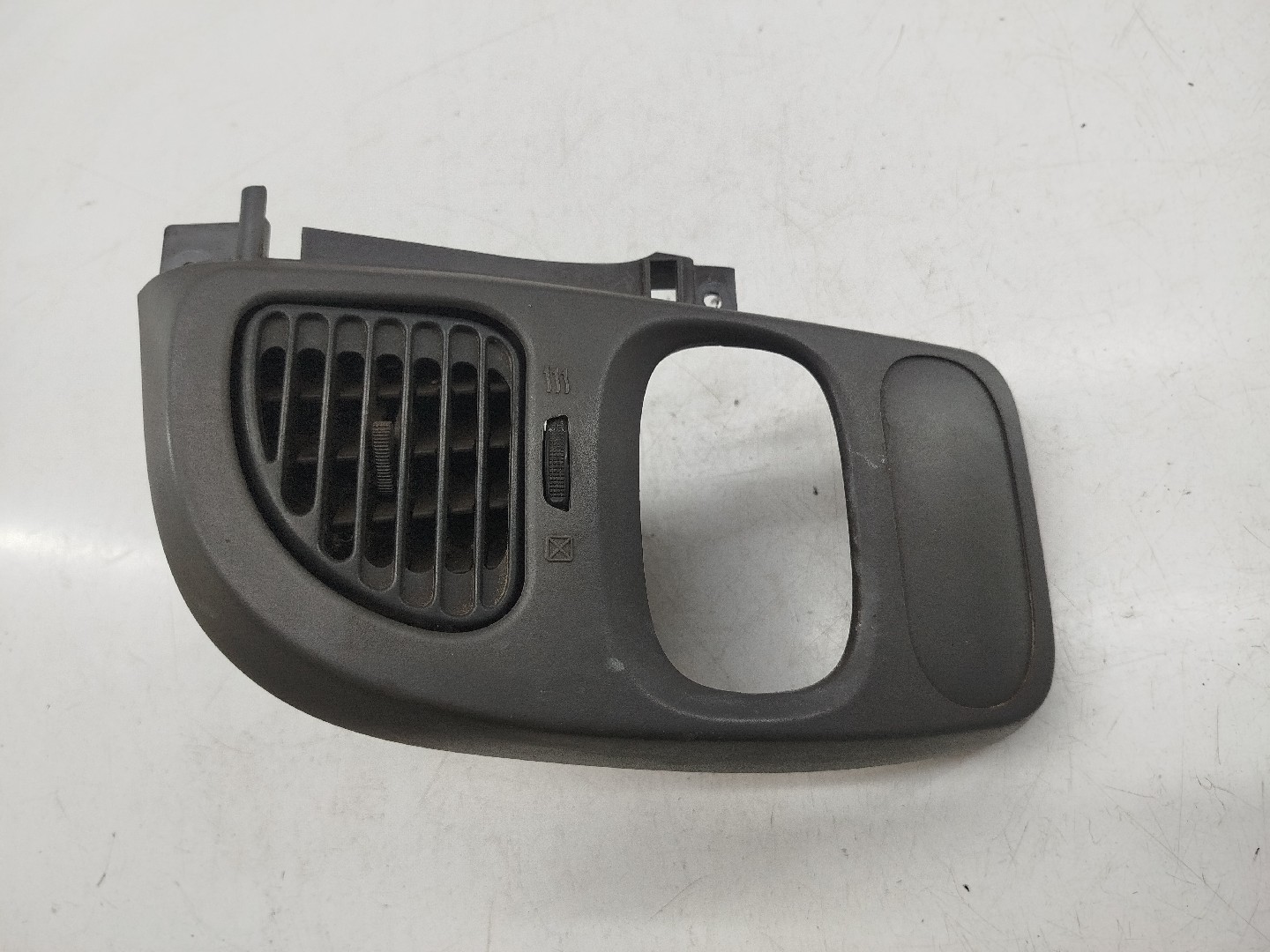 Saída de ar FORD TRANSIT Caixa (FA_ _) | 00 - 06