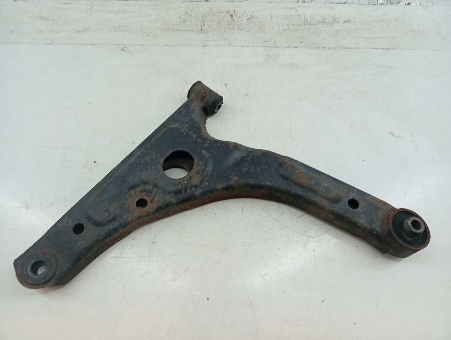 Braço de suspensão frente esquerdo FORD TRANSIT Caixa (FA_ _) | 00 - 06