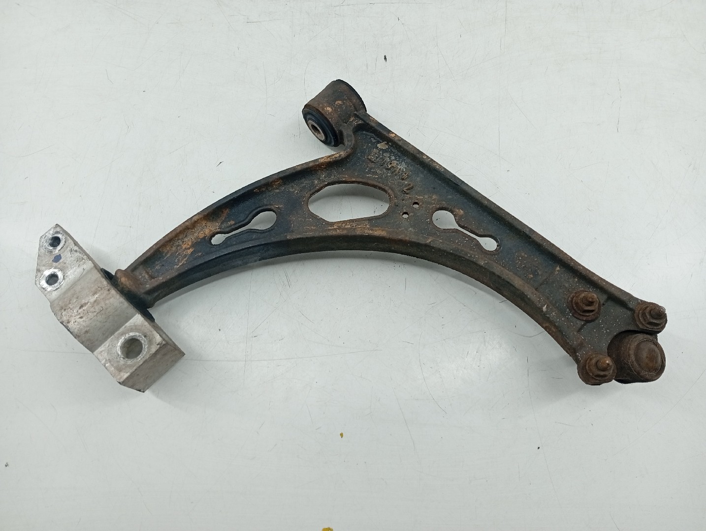Braço de suspensão frente esquerdo AUDI A3 (8L1) | 96 - 06