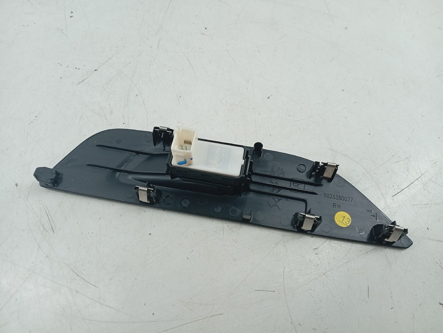 Comutador de vidro frente direito PEUGEOT 2008 II (U_) | 19 - 