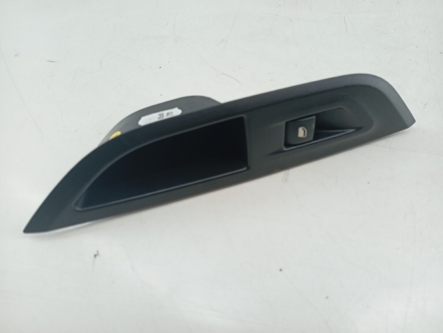 Comutador de vidro traseiro direito PEUGEOT 2008 II (U_) | 19 - 