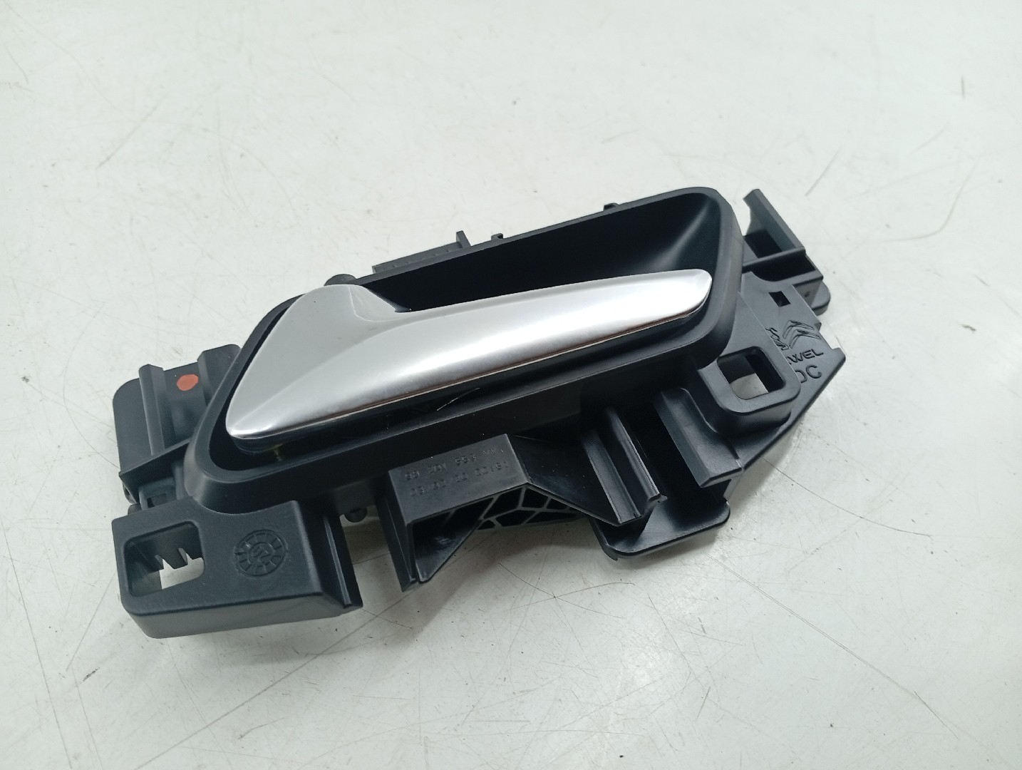 Puxador interior de porta traseira esquerda PEUGEOT 2008 II (U_) | 19 - 