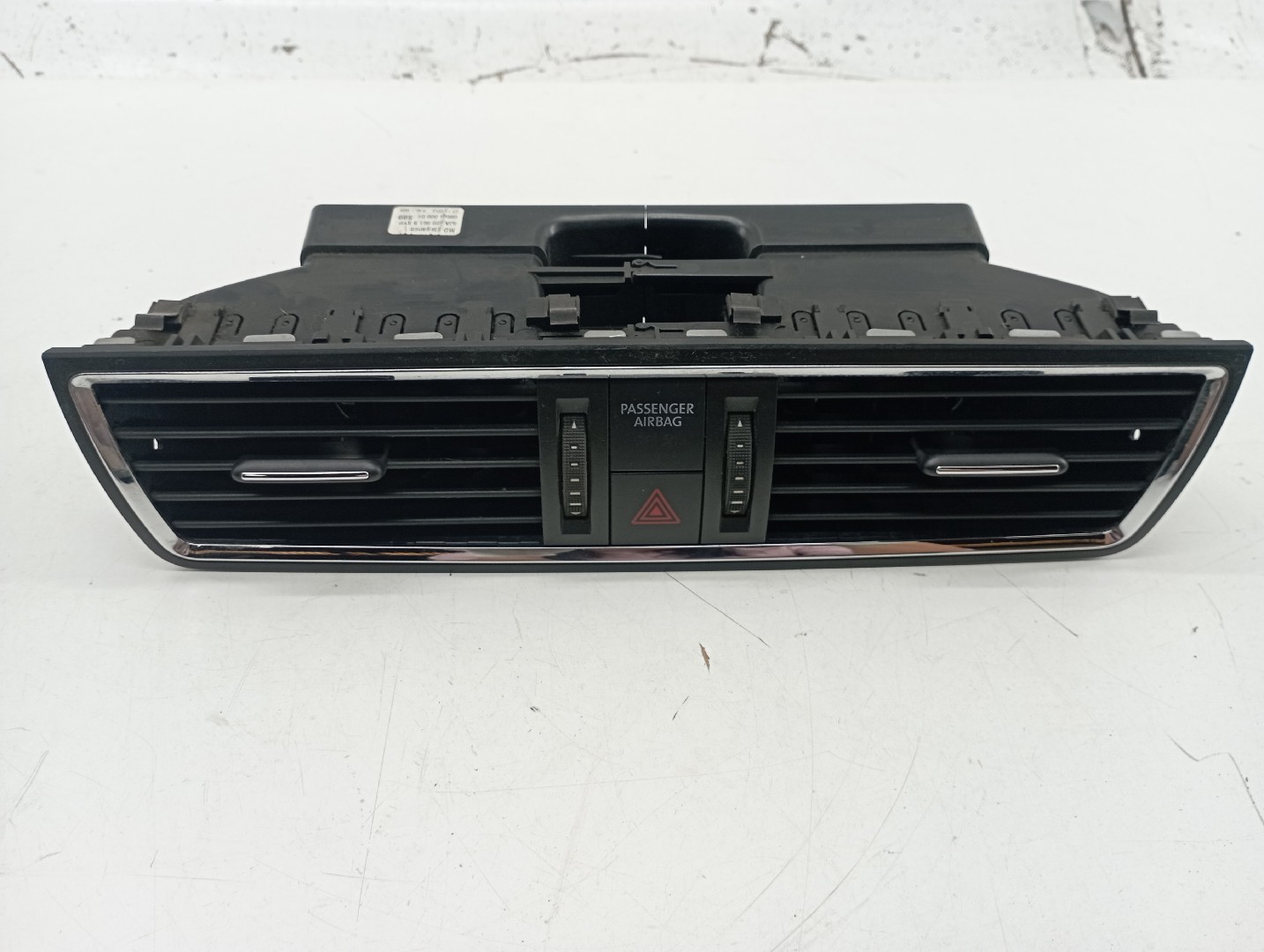 Difusor de ar central SEAT TOLEDO IV (KG3) | 12 - 19
