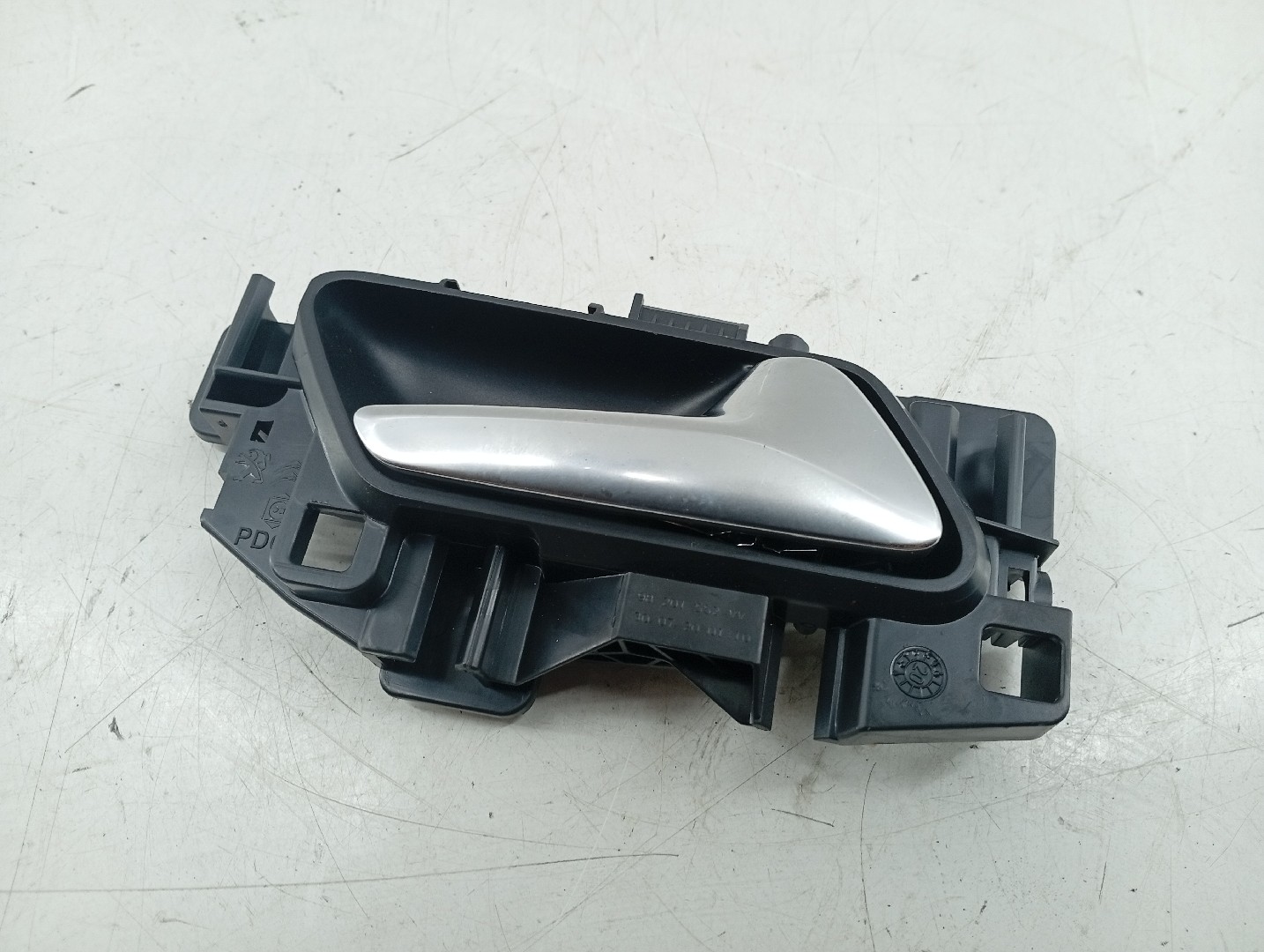 Puxador interior de porta frente direita PEUGEOT 3008 SUV (M_) | 16 - 