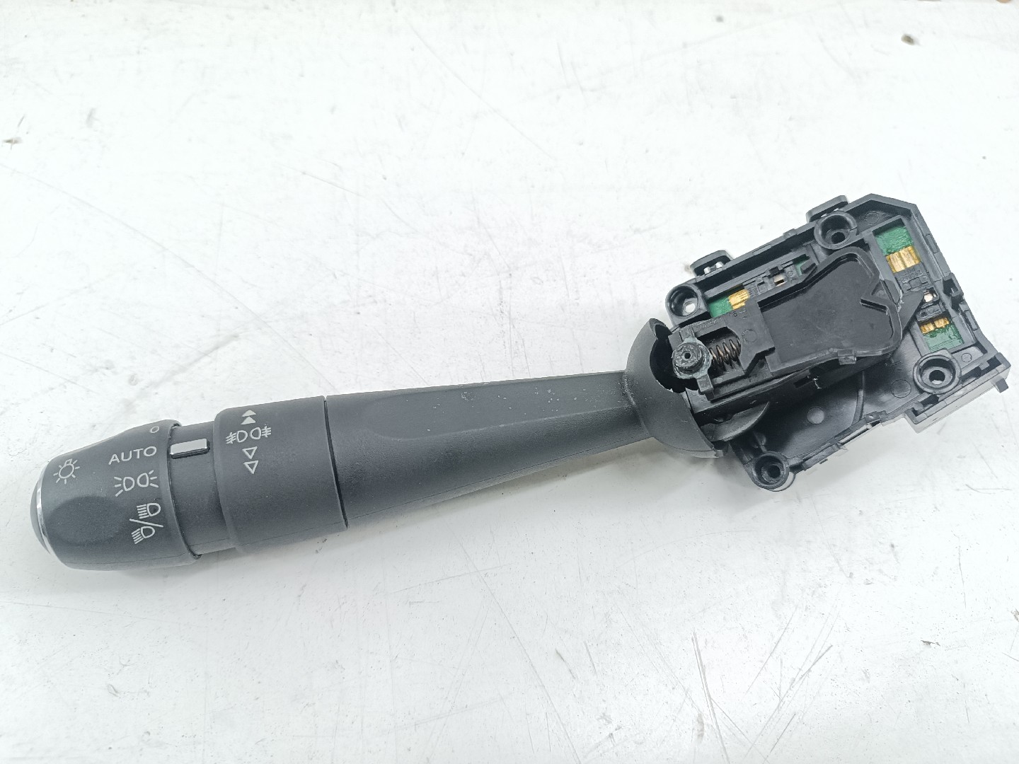 Comutador de piscas e luzes PEUGEOT 3008 SUV (M_) | 16 - 