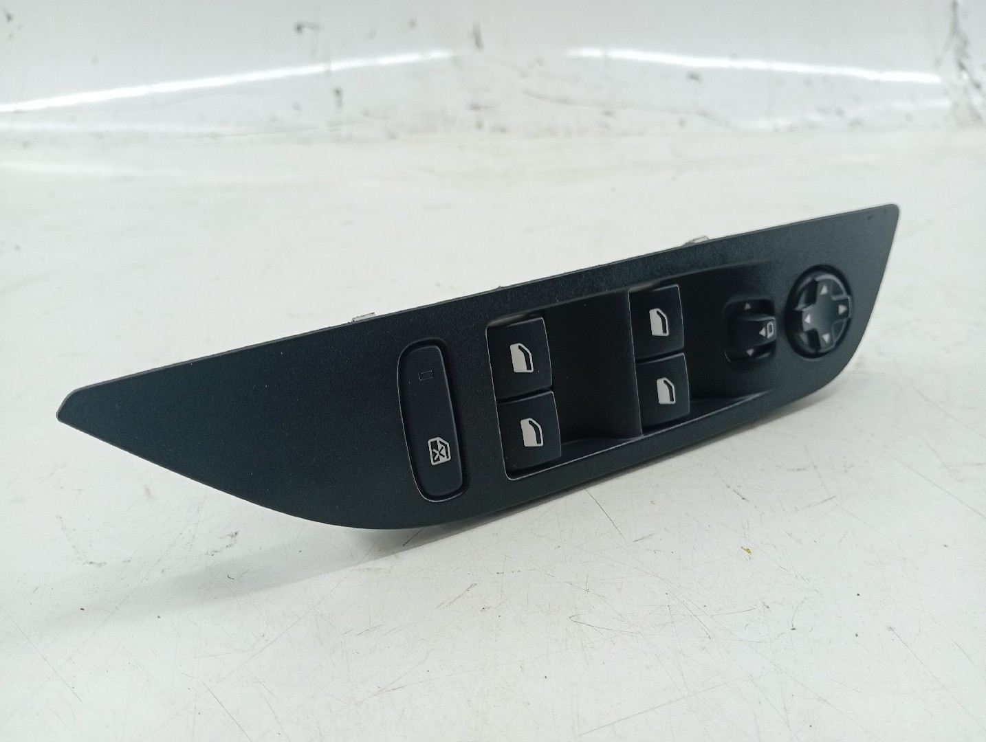 Comutador de vidro frente esquerdo PEUGEOT 2008 II (U_) | 19 - 