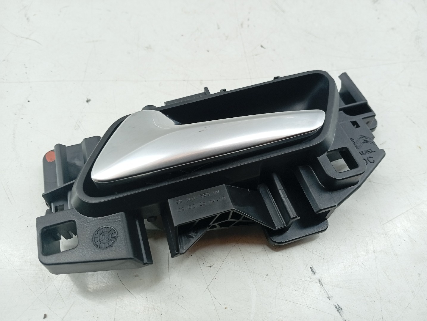 Puxador interior de porta frente esquerda PEUGEOT 2008 II (U_) | 19 - 
