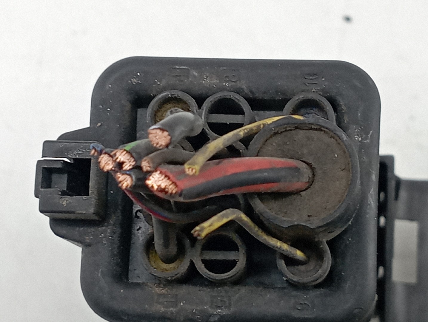 Módulo de fusíveis de bateria SEAT TOLEDO IV (KG3) | 12 - 19 Imagem-2