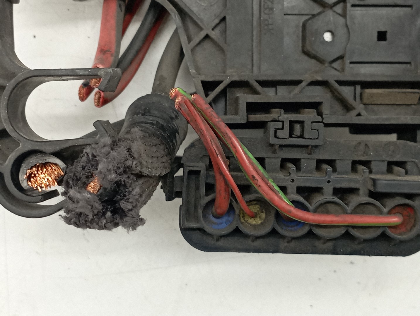 Módulo de fusíveis de bateria SEAT TOLEDO IV (KG3) | 12 - 19 Imagem-3