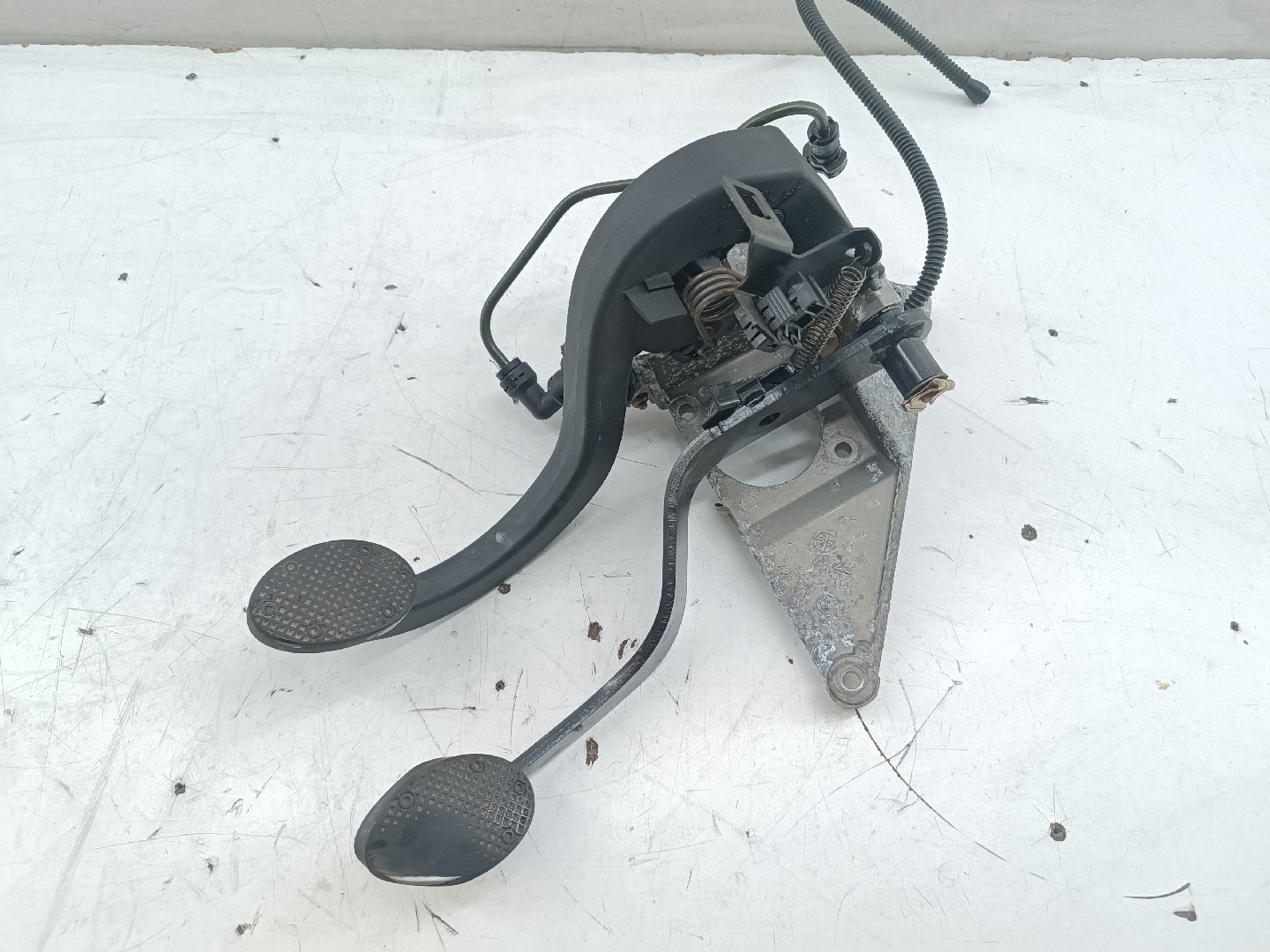 Pedal de embraiagem e travão MINI MINI (R50, R53) | 01 - 06