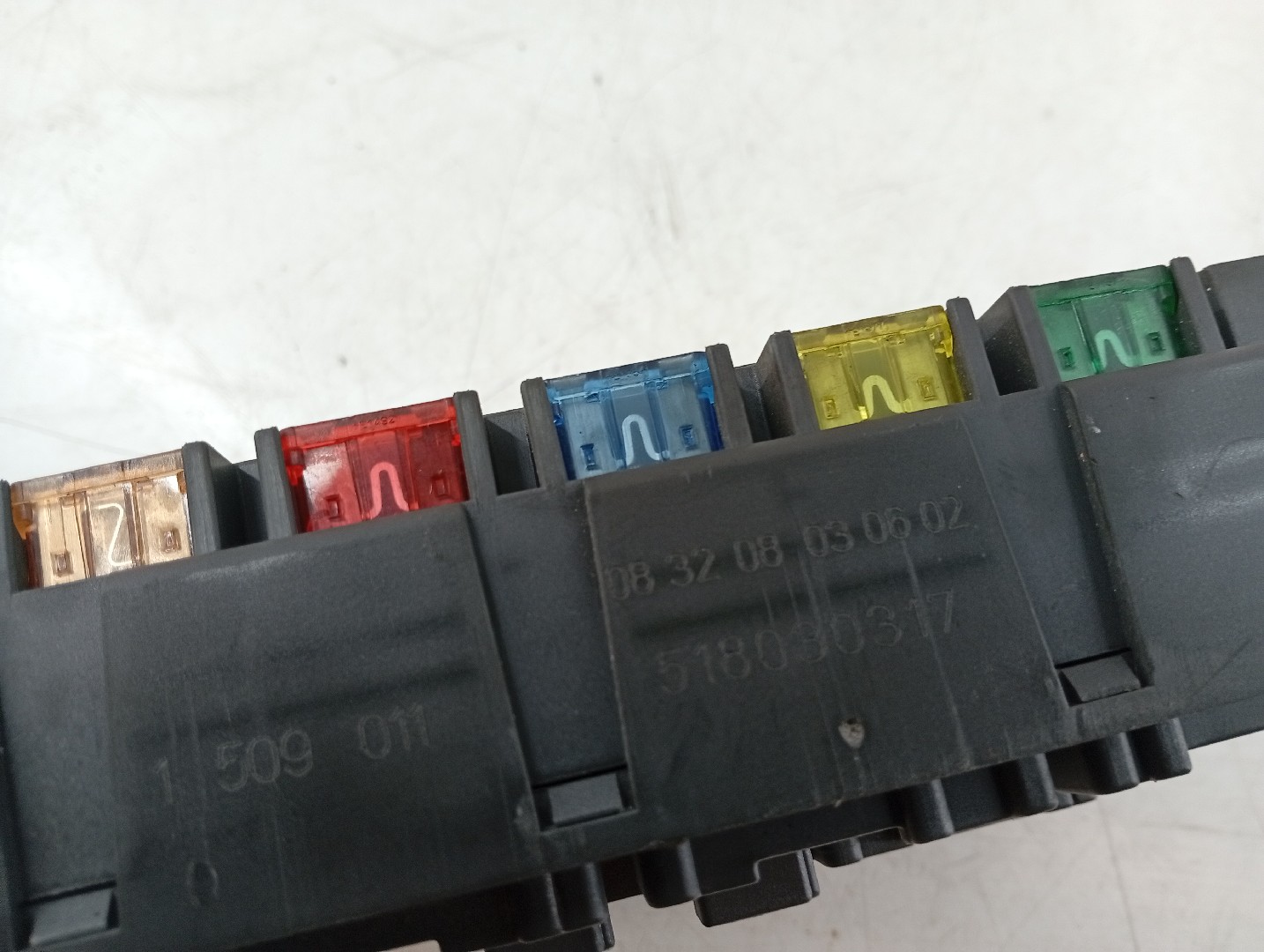 Caixa de fusíveis e relés MINI MINI (R50, R53) | 01 - 06 Imagem-1