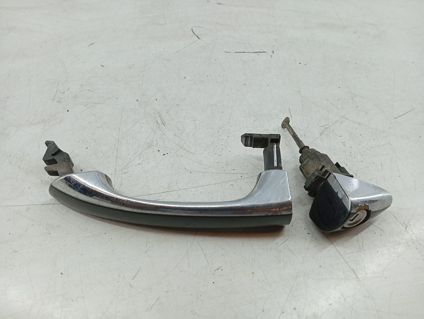 Puxador Exterior Porta Frente Esquerdo MERCEDES-BENZ E-CLASS T-Model (S211) | 03 - 09