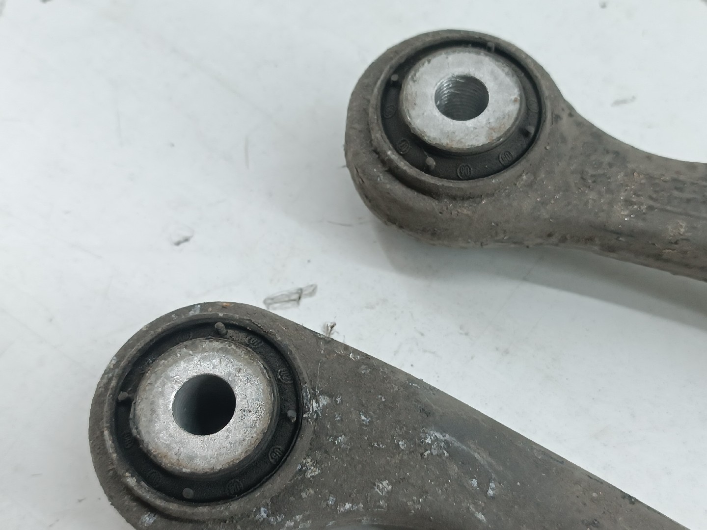 Braços de suspensão traseiros esquerdo / direito MERCEDES-BENZ E-CLASS T-Model (S211) | 03 - 09 Imagem-4