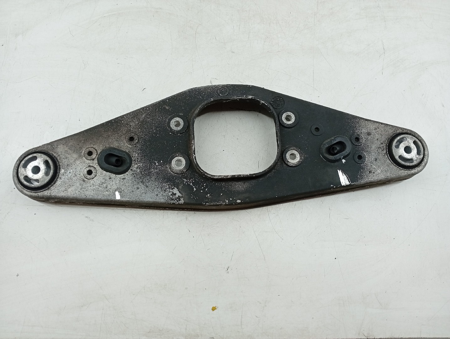 Apoio de Diferencial MERCEDES-BENZ E-CLASS T-Model (S211) | 03 - 09 Imagem-3